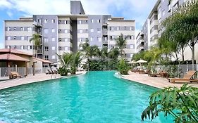 Apartamento com Piscina no Jardim das Palmeiras Resort em Ubatuba